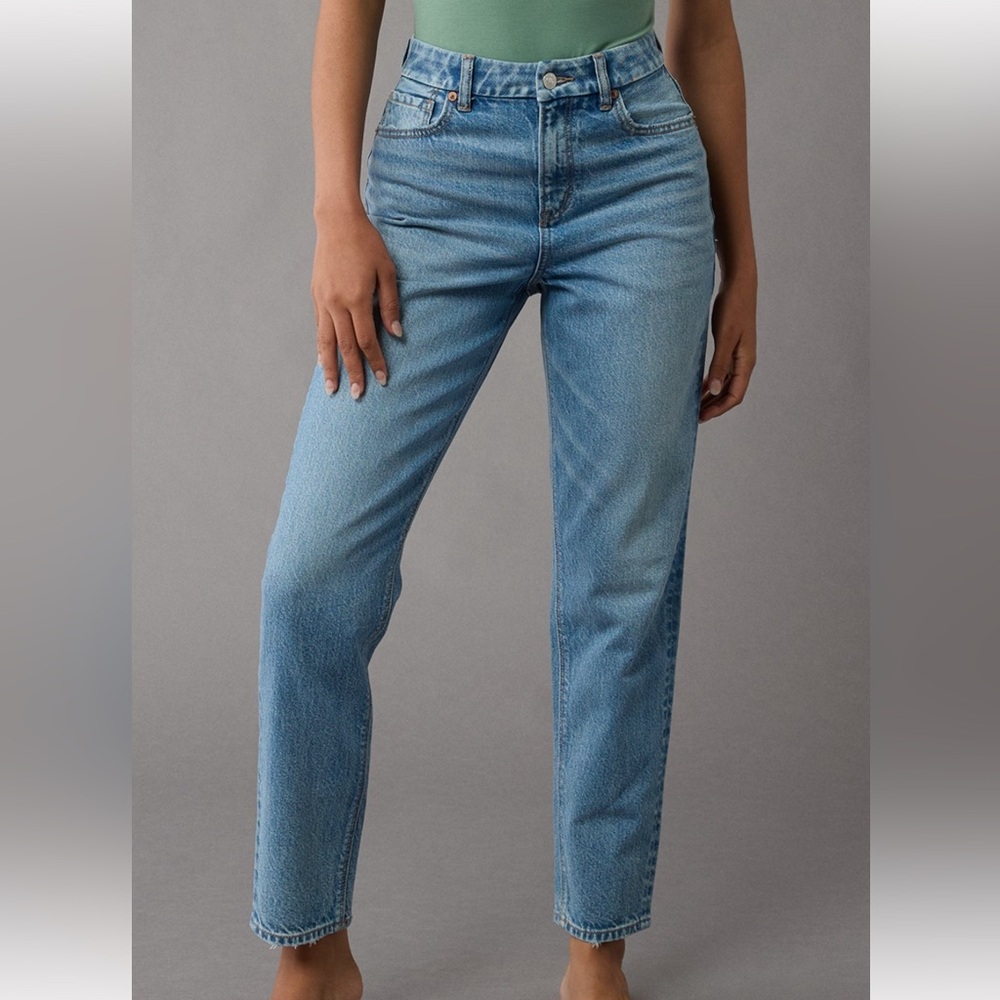 SOLD American Eagle Curvy Mom Jeans